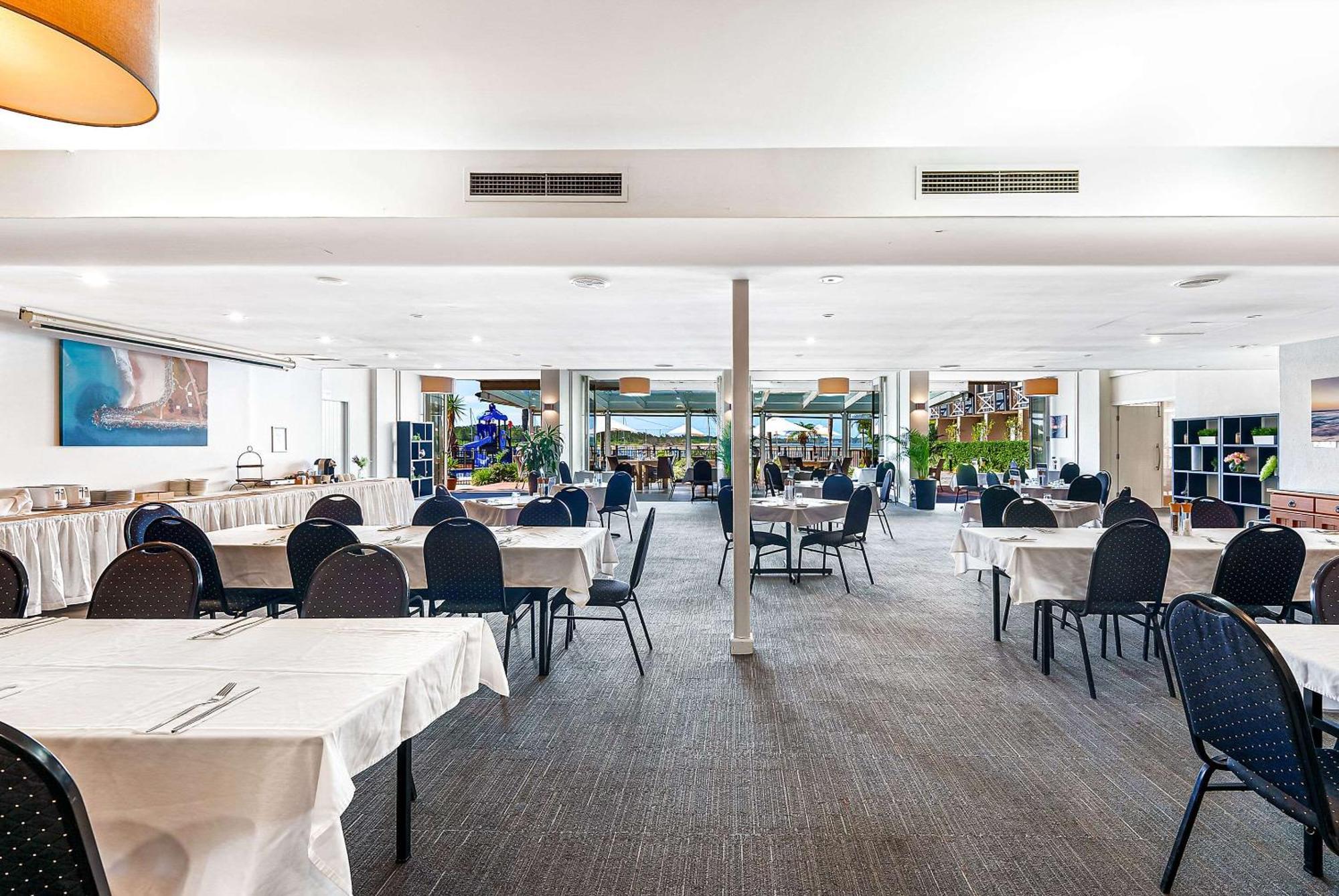 Comfort Resort Waters Edge Port Macquarie Exterior photo