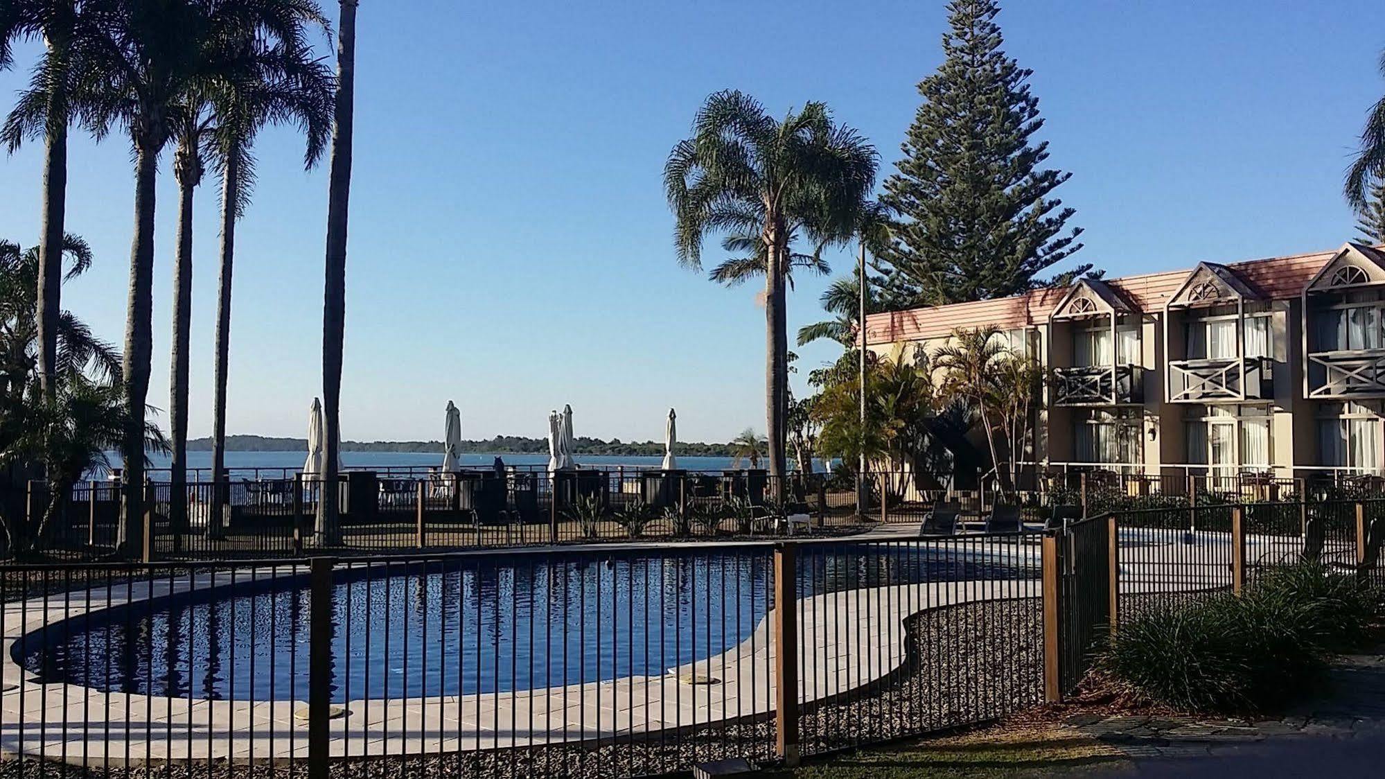 Comfort Resort Waters Edge Port Macquarie Exterior photo